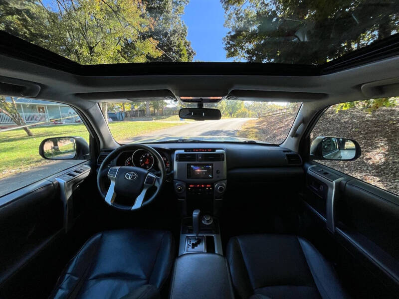 2011 Toyota 4Runner Limited photo 17