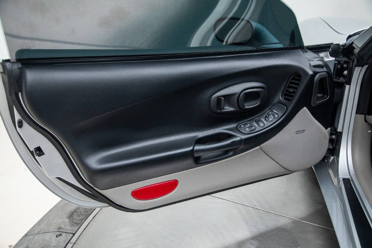 2001 Chevrolet Corvette 66