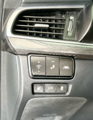 2018 Kia Cadenza Technology