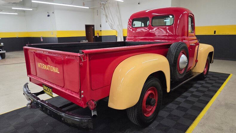 1953 International L-120 Series