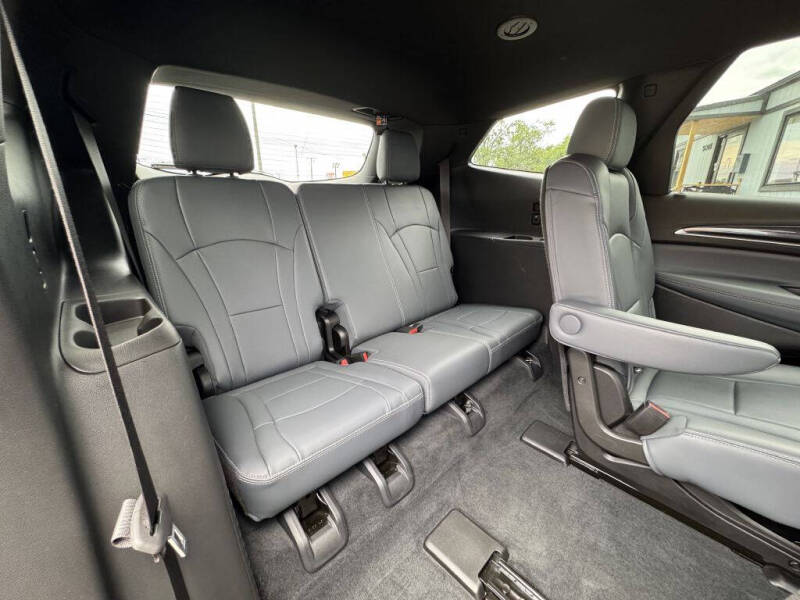 2022 Buick Enclave Essence
