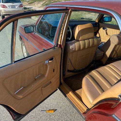 1982 Mercedes-Benz 300-Class