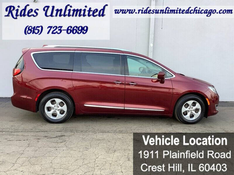 2017 Chrysler Pacifica Touring-L Plus