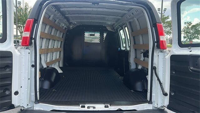 2023 GMC Savana 2500