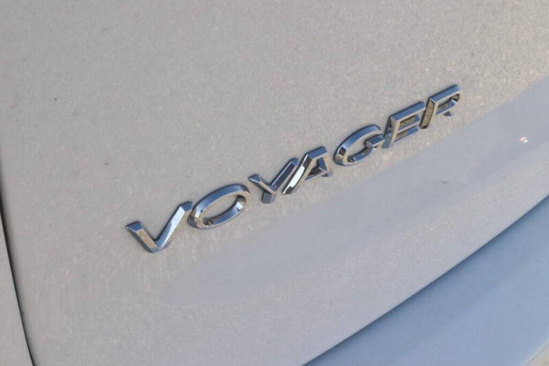 2026 Chrysler Voyager LX