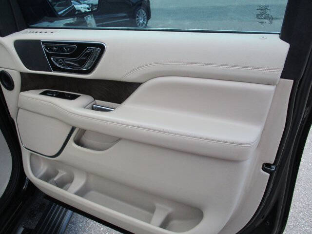 2019 Lincoln Navigator Select