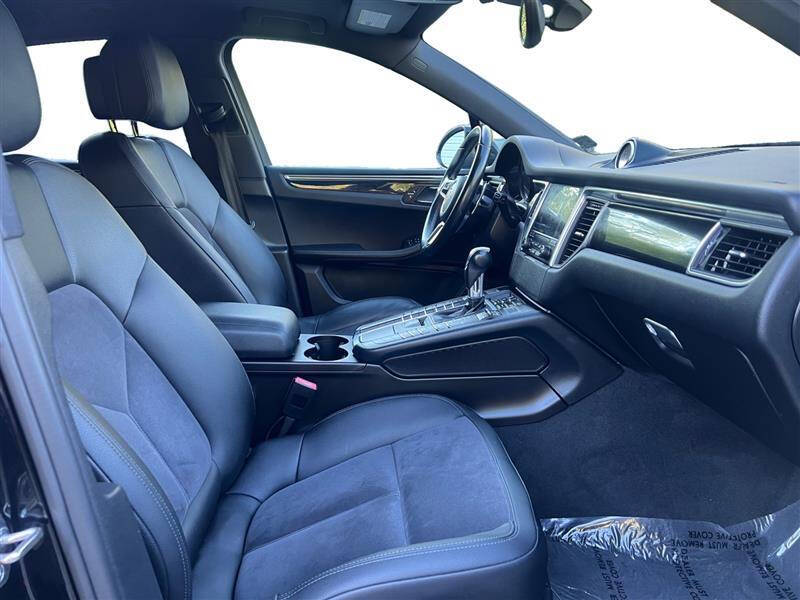 2017 Porsche Macan