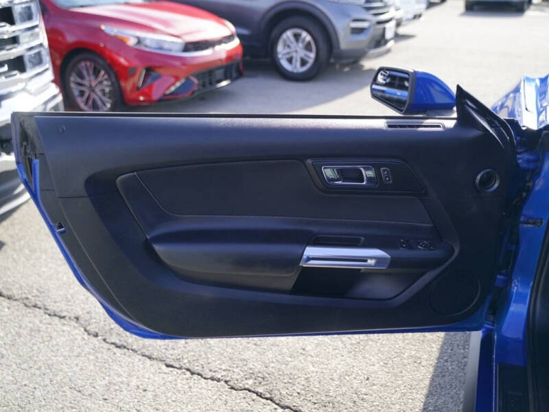 2017 Ford Mustang V6