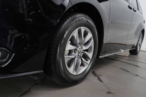 2025 Toyota Sienna XLE 7-Passenger