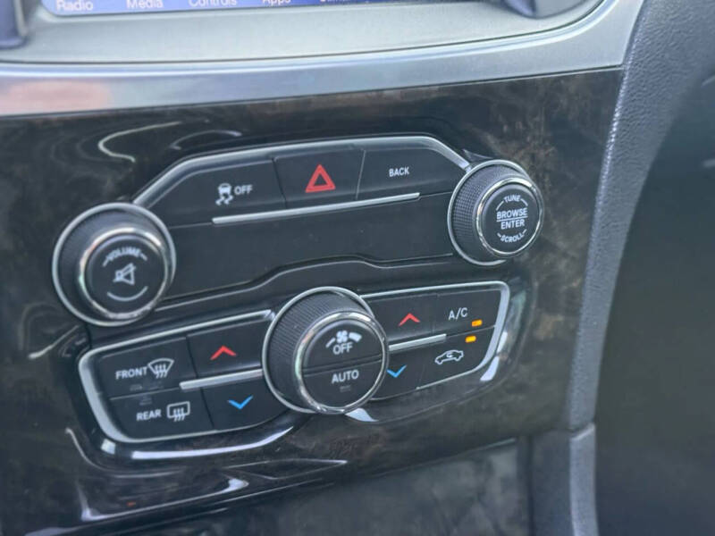 2016 Chrysler 300 C