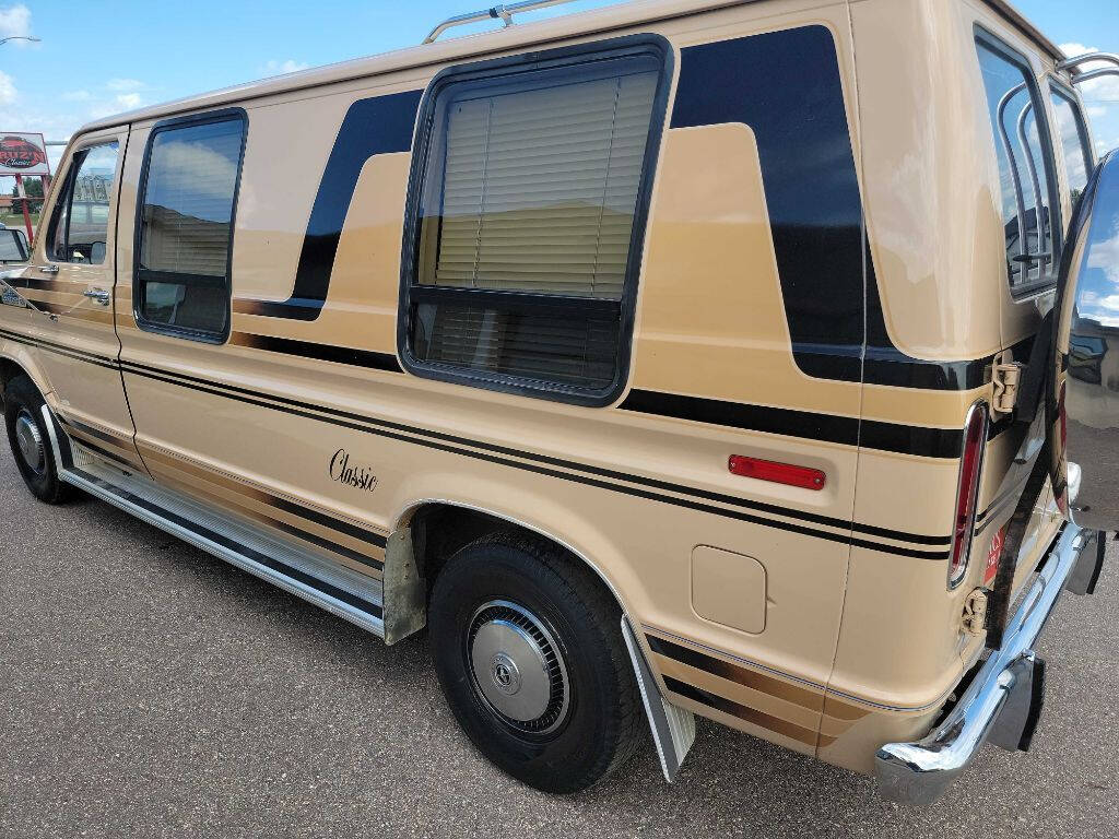 1984 Ford E-Series 24