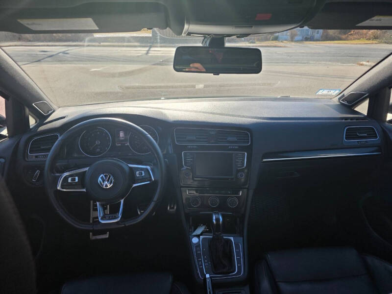 2017 Volkswagen Golf GTI SE