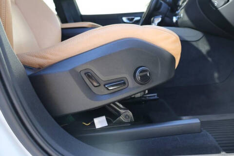 2020 Volvo XC60 T5 Momentum