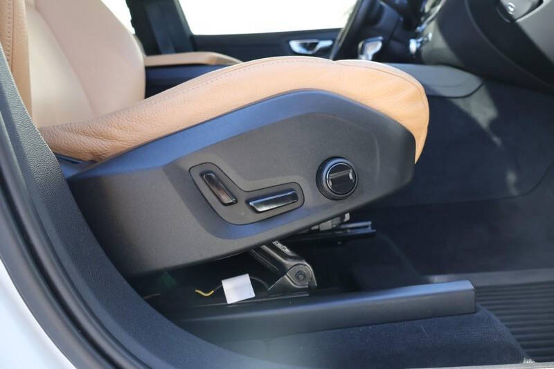 2020 Volvo XC60 T5 Momentum