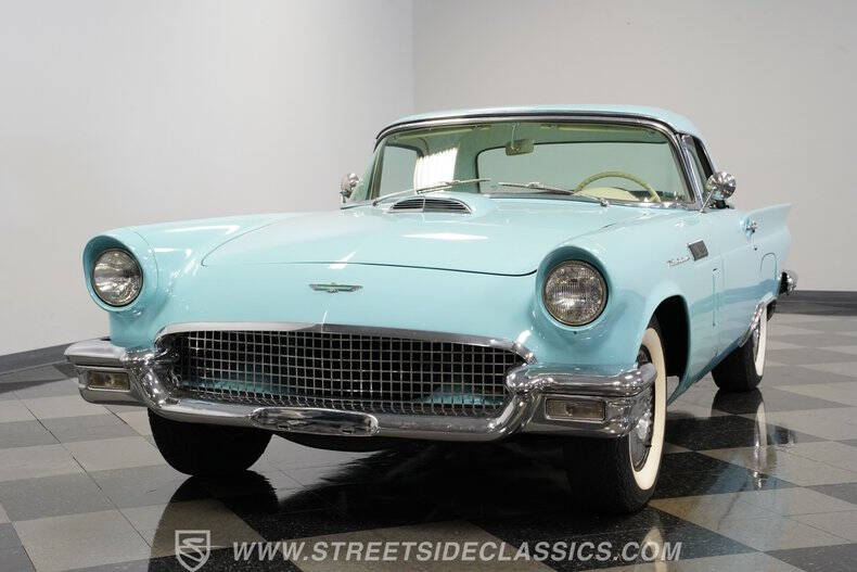 1957 Ford Thunderbird
