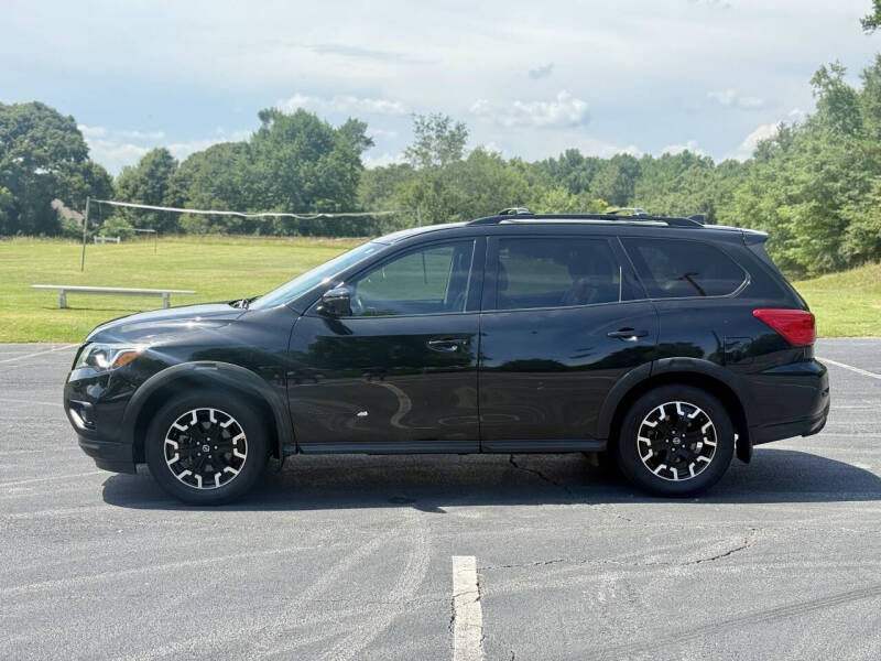 2020 Nissan Pathfinder SL