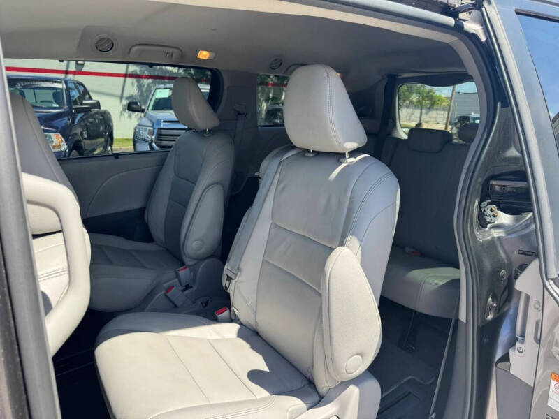 2015 Toyota Sienna
