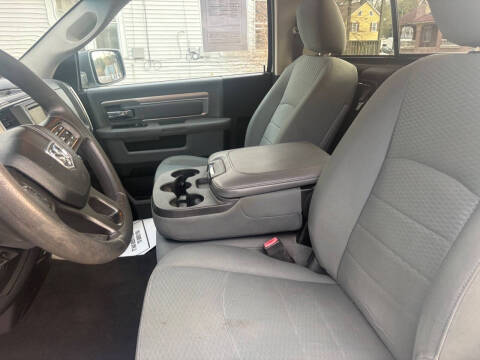 2016 RAM 1500 SLT