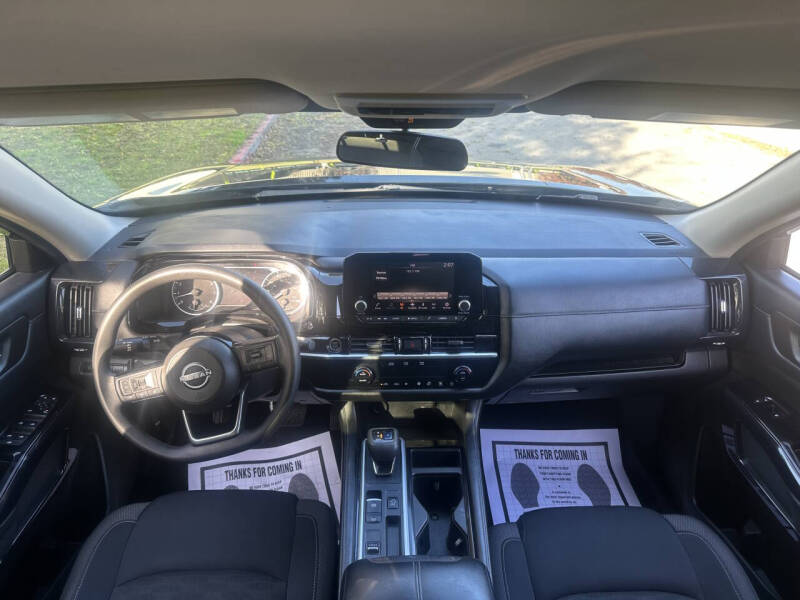 2022 Nissan Pathfinder S