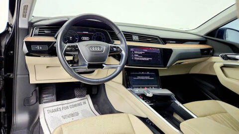 2019 Audi e-tron quattro Premium Plus