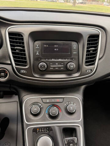 2015 Chrysler 200 LX