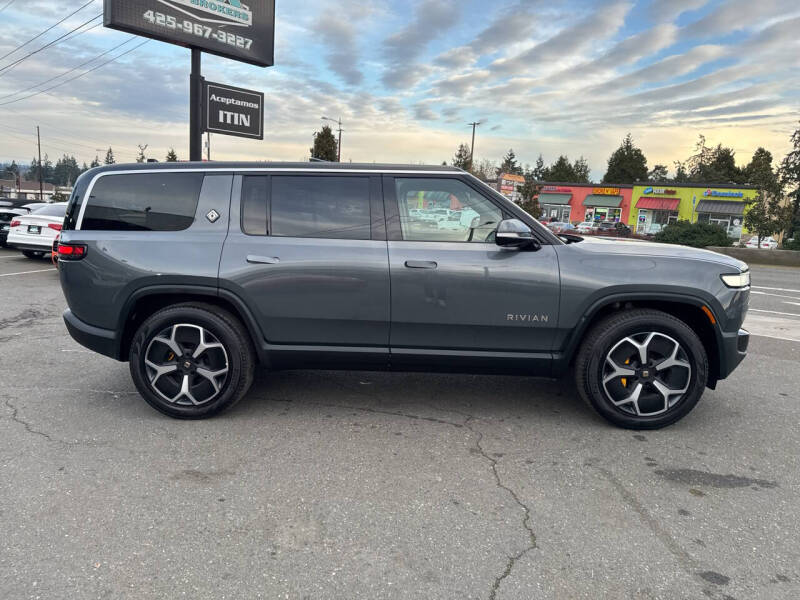 2023 Rivian R1S Adventure