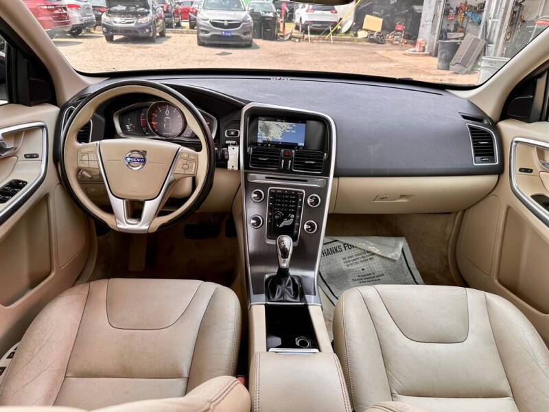 2016 Volvo XC60 T5 Drive-E Premier