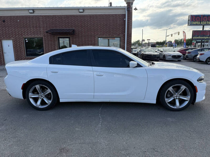 2017 Dodge Charger SXT