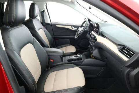 2022 Ford Escape Hybrid Titanium