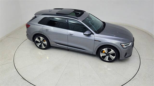 2022 Audi e-tron quattro Premium Plus