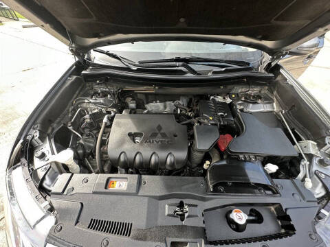 2020 Mitsubishi Outlander SE