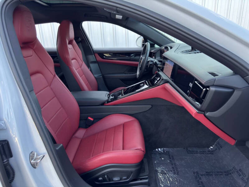 2025 Porsche Panamera 4 E-Hybrid