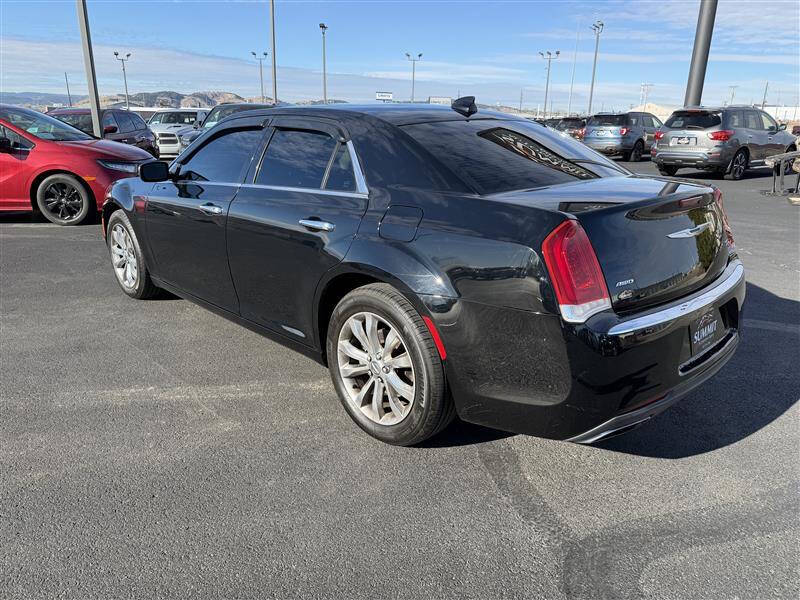 2017 Chrysler 300 C