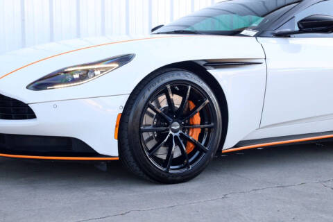 2022 Aston Martin DB11 V8