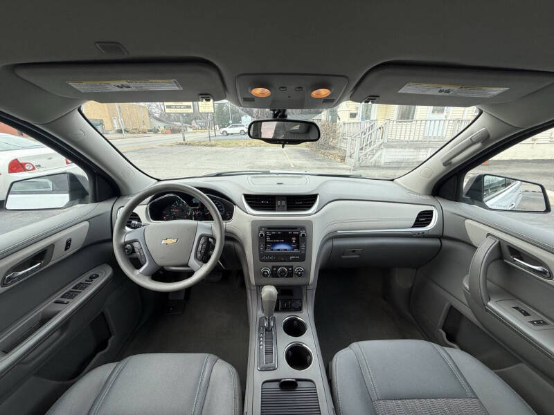 2017 Chevrolet Traverse LS