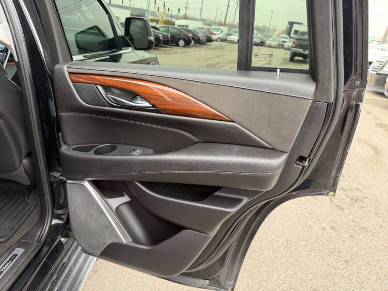 2019 Cadillac Escalade Luxury