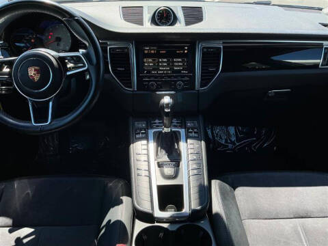 2015 Porsche Macan S