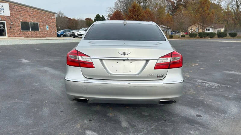 2012 Hyundai Genesis