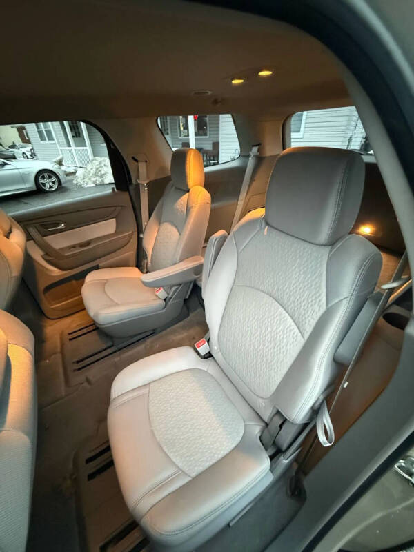 2015 GMC Acadia SLE-2