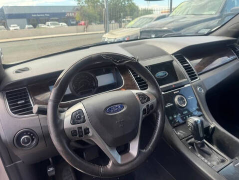 2017 Ford Taurus Limited