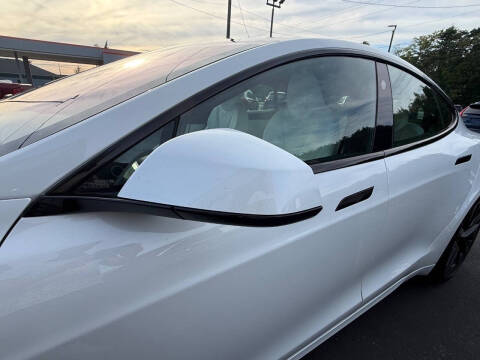 2022 Tesla Model S Plaid