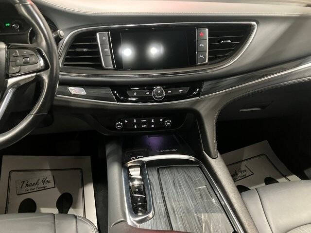 2022 Buick Enclave Essence