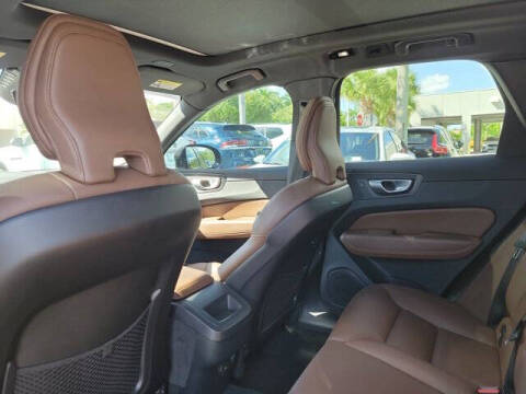 2024 Volvo XC60 B5 Plus Dark Theme