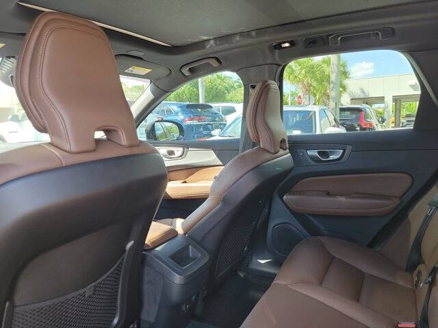 2024 Volvo XC60 B5 Plus Dark Theme