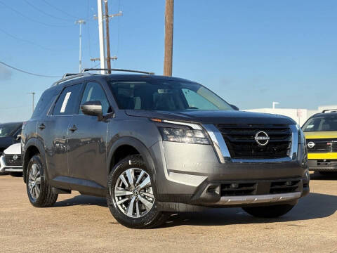2025 Nissan Pathfinder SL