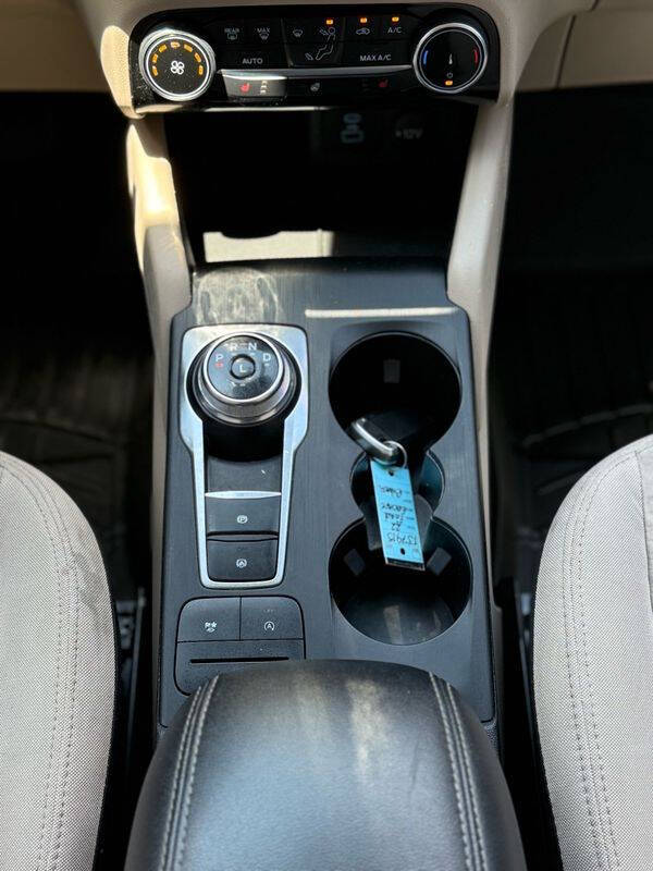 2022 Ford Escape SE