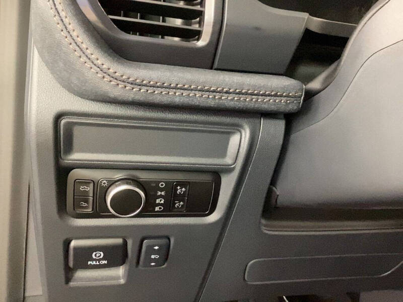 2025 Ford F-150 Lightning Lariat