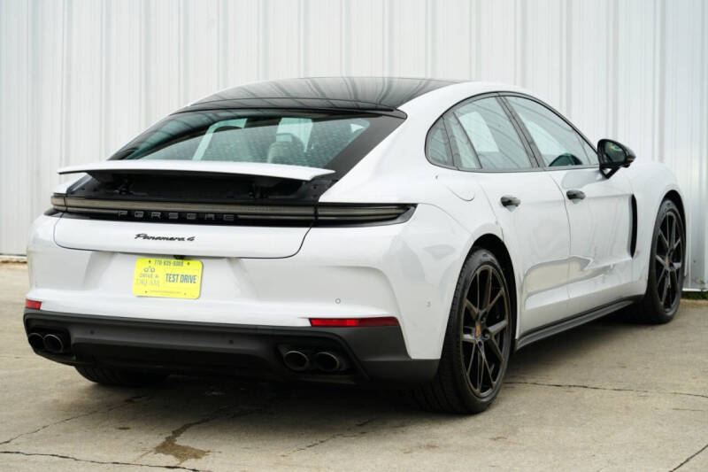 2024 Porsche Panamera 4