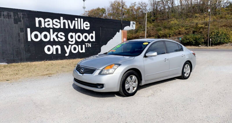 Nissan Altima's photo