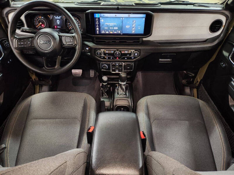 2025 Jeep Gladiator NightHawk